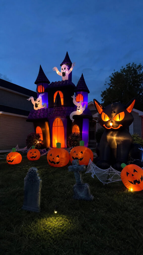 Inflatable Decorations And Large Props